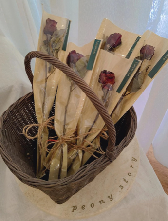 Single Dried Rose Bouquet