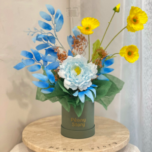 Minnie Artificial Flower Box
